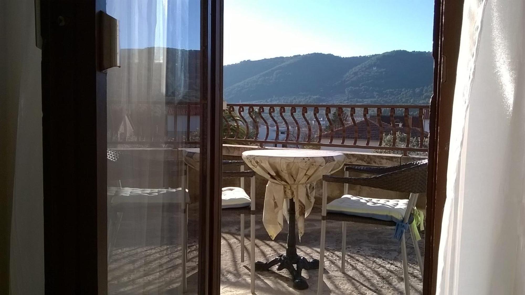 Studio Rade Stari Grad  Buitenkant foto